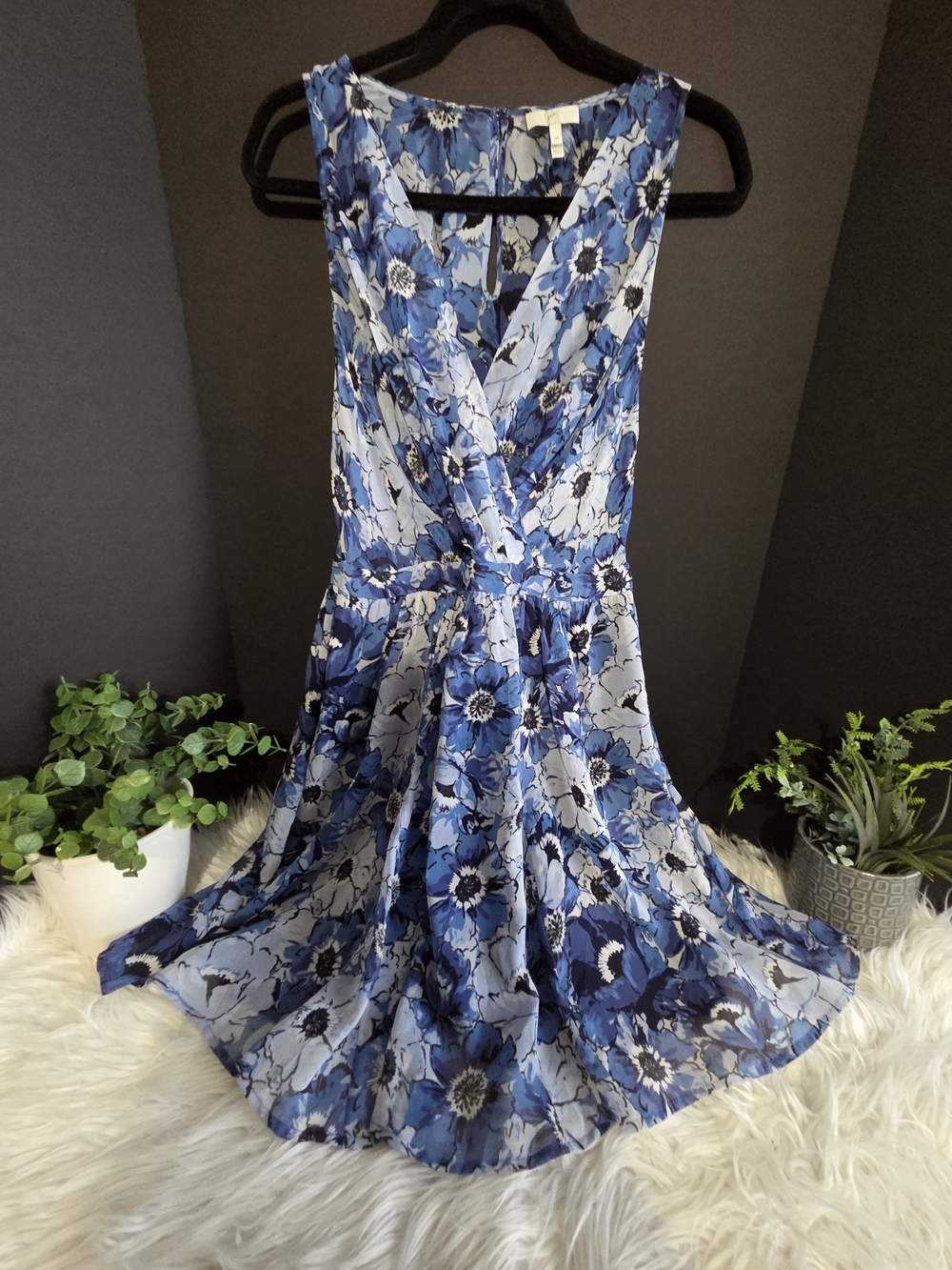 Joie Blue Floral Wrap-Style 100% Silk Midi Dress. Size M